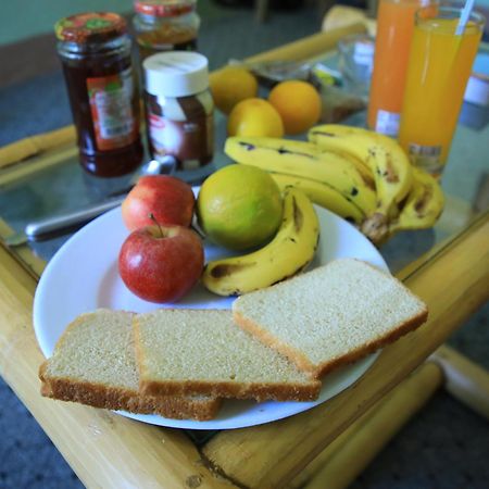 Manuhie Backpackers Lodge Bahir Dar Bagian luar foto