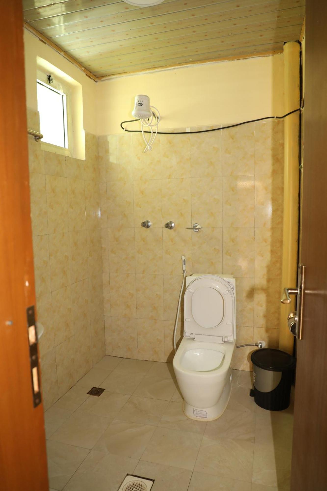 Manuhie Backpackers Lodge Bahir Dar Bagian luar foto