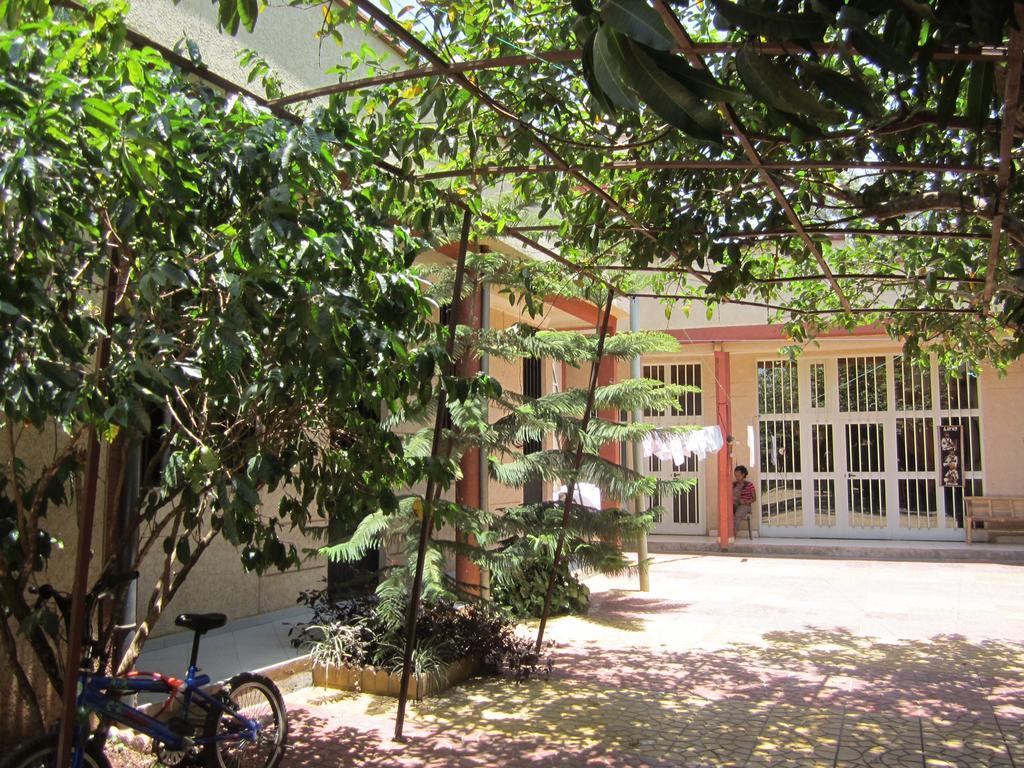Manuhie Backpackers Lodge Bahir Dar Bagian luar foto